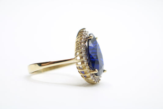 14k Yellow Gold Pear Shape Blue Spinel Gemstone Ring (Size 9)