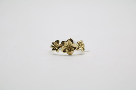 14k Yellow Gold Flower Ring (Size 4)