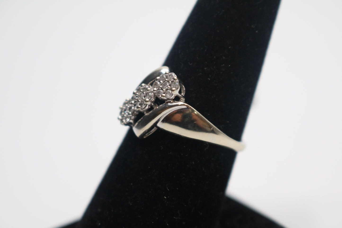 10K White Gold Diamond Illusion Ring (Size 9) (0.21 CTW)