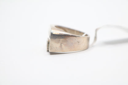 Sterling Silver Fancy Ring (Size 6)