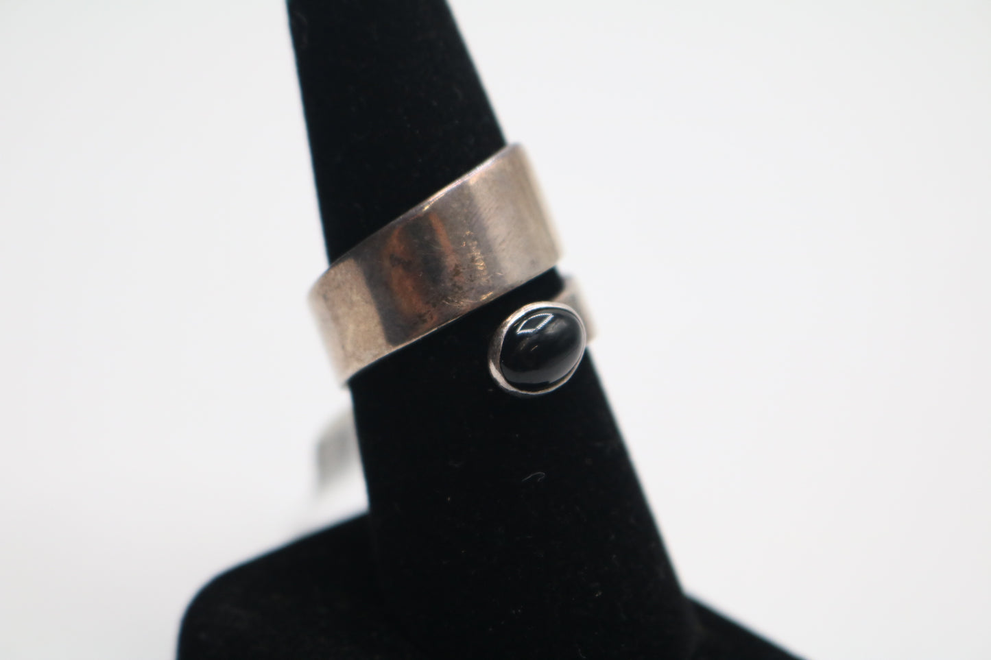 Sterling Silver Bypass Ring w/Black Stone (Size 9)