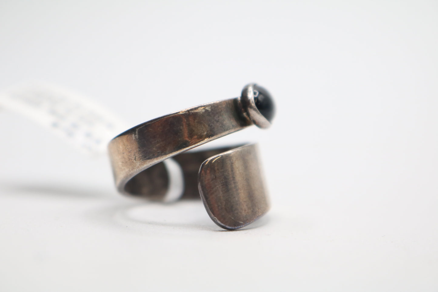 Sterling Silver Bypass Ring w/Black Stone (Size 9)