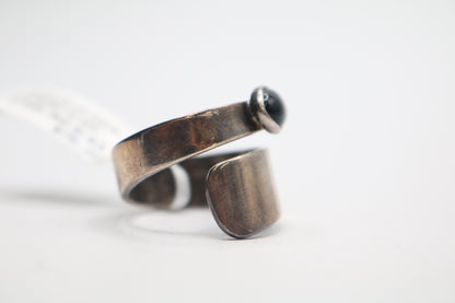 Sterling Silver Bypass Ring w/Black Stone (Size 9)