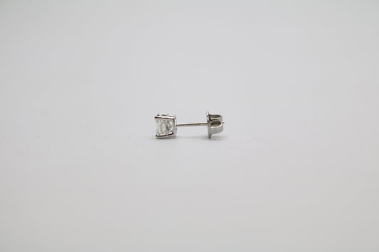 Pre-owned 14K Single White Gold Diamond Earring