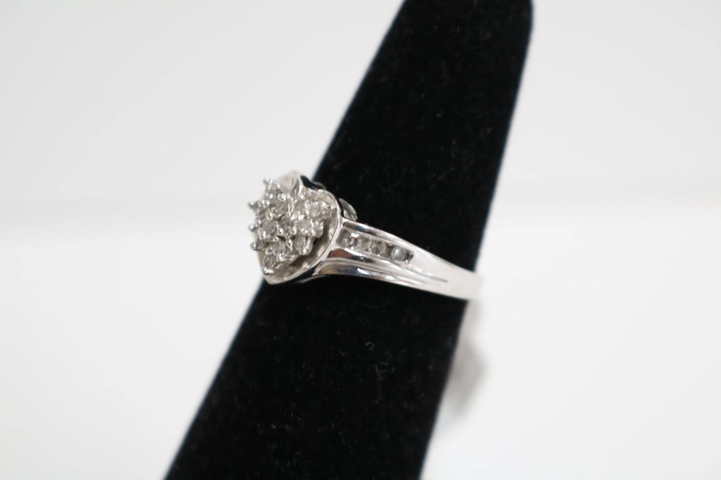 10K White Gold Heart Design Diamond Ring (Size 7) 0.21 CTW