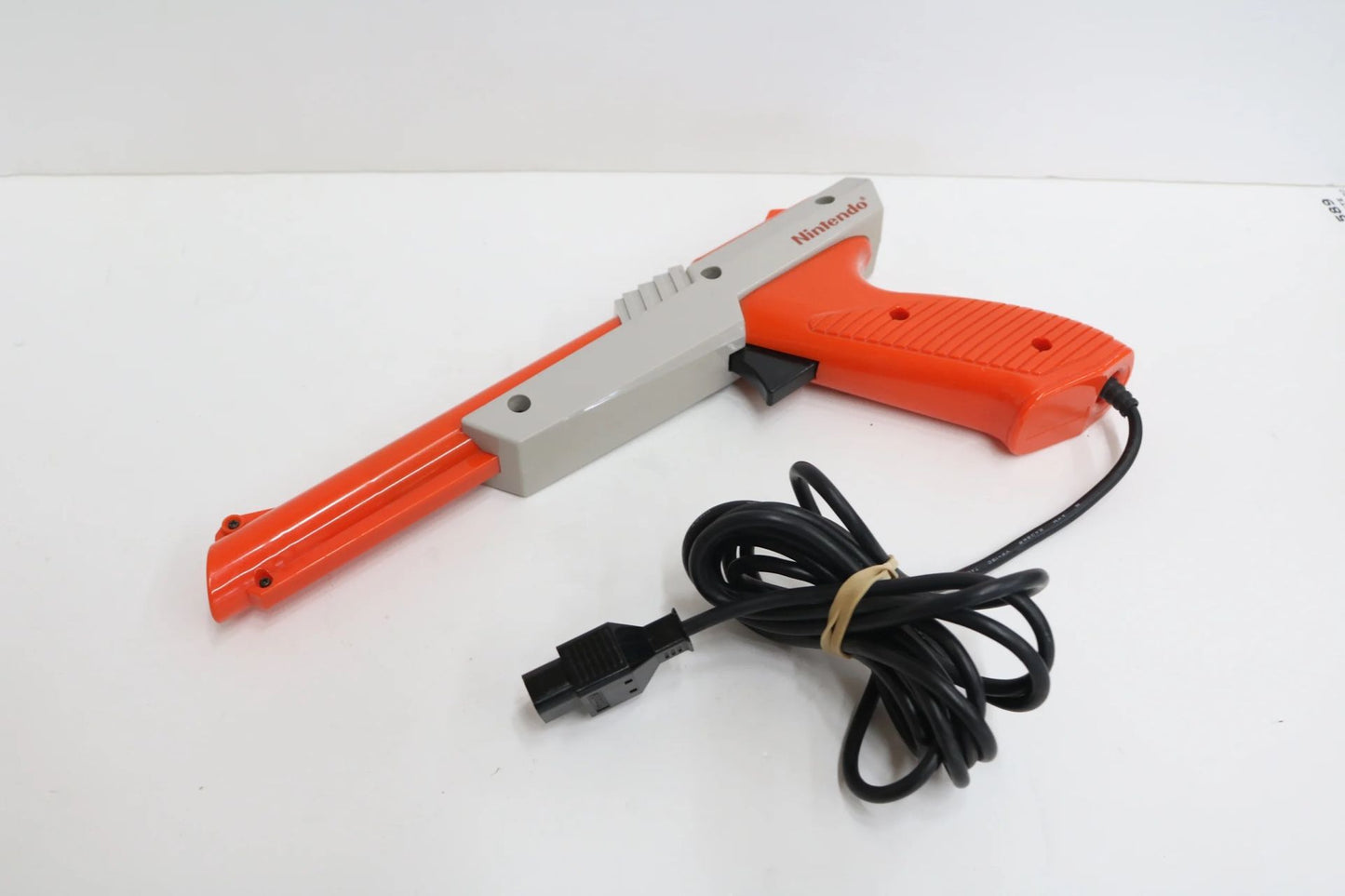 Nintendo NES-005 Zapper 1985